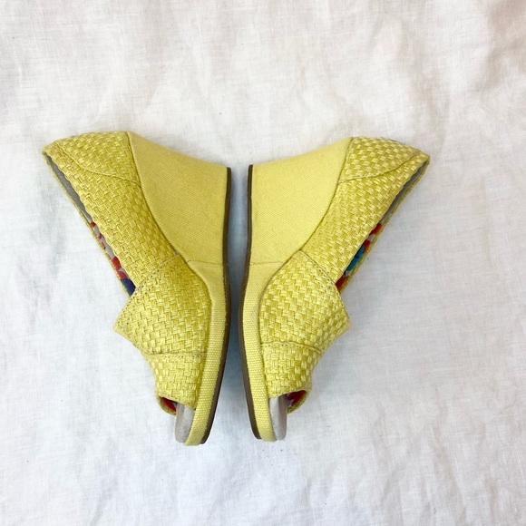 β¨Host Pickβ¨ Toms Espadrille Yellow Wedge Peep Toe Calypso Canvas Slip on Shoe - Picture 4 of 14